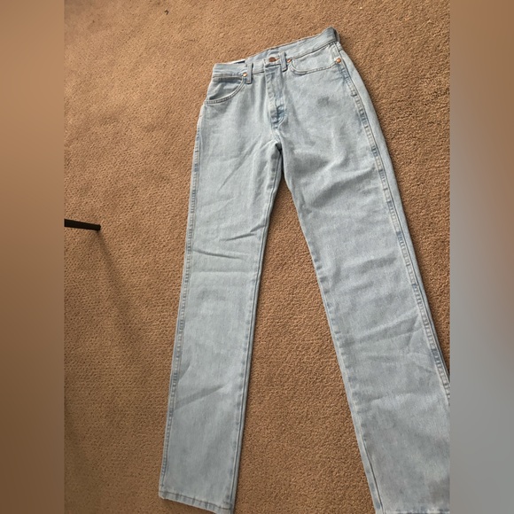 Woman’s The Original Cut Jean Wranglers - Picture 5 of 6
